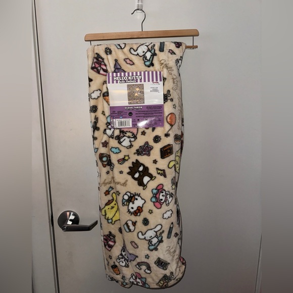 Hello Kitty and Friends Blanket - Picture 1 of 2